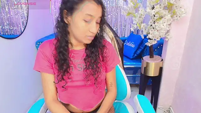 Snapshot of Nina_willyams chatting on December 23, 2025, 3:50 am Nina willyams online show from December 23, 2025, 3:50 am