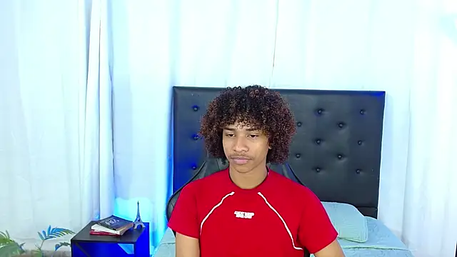 angelll18  online show from February 25, 2026, 8:19 pm