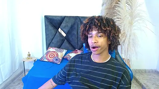 angelll18  online show from March 10, 2026, 8:46 pm