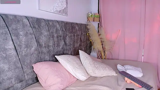 Snapshot of NanyMatrioska chatting on February 9, 2026, 8:07 pm NanyMatrioska online show from February 9, 2026, 8:07 pm