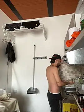 jamess 0 online show from April 18, 2026, 5:48 pm