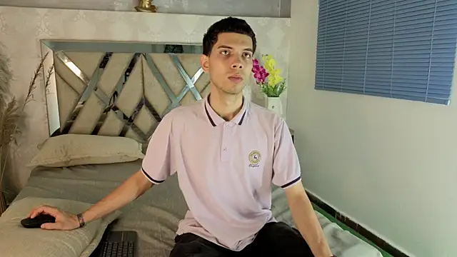 prettyboyy 13 online show from December 20, 2025, 3:20 am