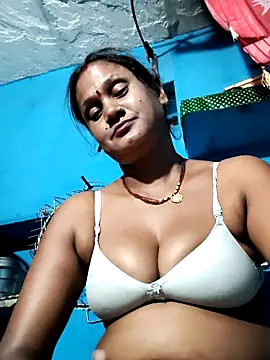 Akanksha soni online show from March 12, 2026, 9:08 pm