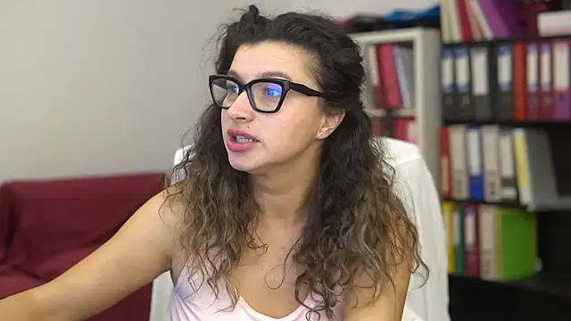 MiraBennet online show from February 6, 2026, 7:37 am