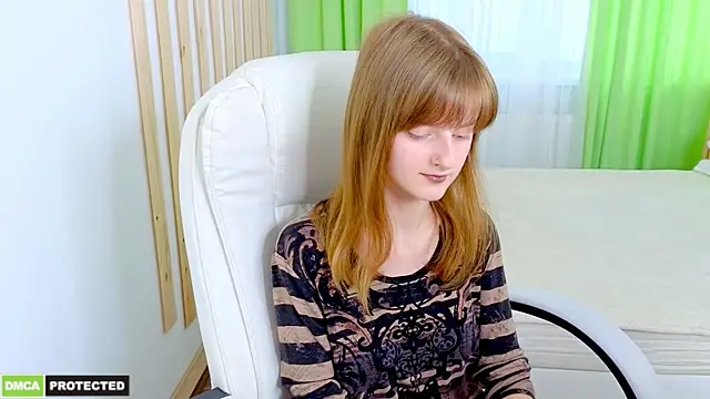 Miss Alisa  online show from May 17, 2026, 2:50 pm