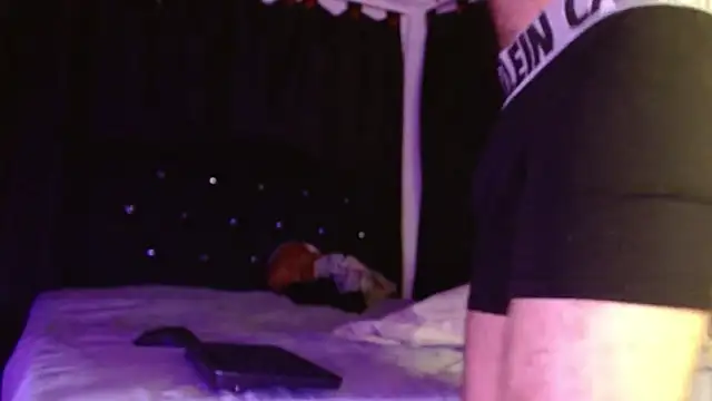 Snapshot of Alex_Flame_ chatting on April 2, 2026, 6:42 am Alex Flame online show from April 2, 2026, 6:42 am