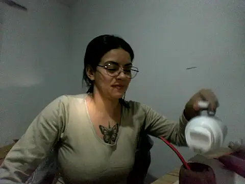 luluclark69 online show from June 20, 2026, 11:10 pm