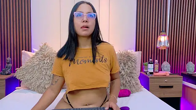 JulietteSins online show from December 22, 2025, 1:22 pm