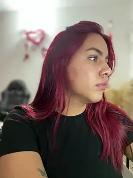 Snapshot of Zarahs_Blare1 chatting on February 3, 2026, 11:43 pm Zarahs Blare1 online show from February 3, 2026, 11:43 pm