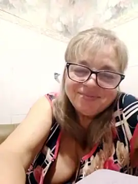 LinaLight88 online show from February 6, 2026, 9:44 pm