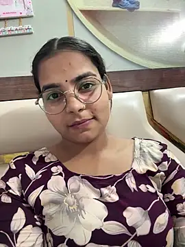 Himani 0122 online show from June 13, 2026, 9:07 am