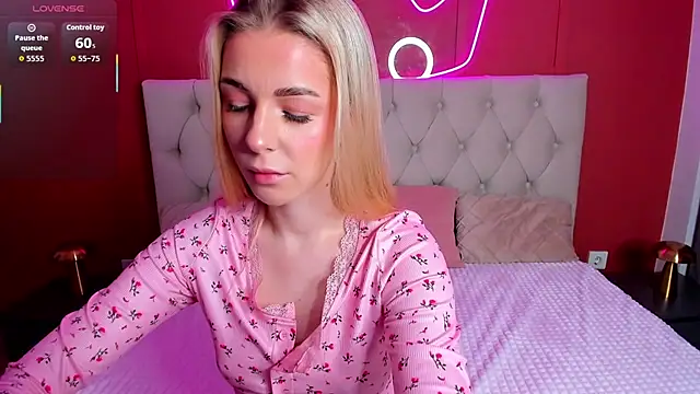 Emily Magnificent online show from June 1, 2026, 1:39 am