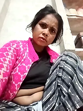 Shreya pandit online show from February 15, 2026, 2:01 am