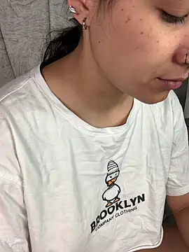 Val12777 online show from April 14, 2026, 12:10 pm