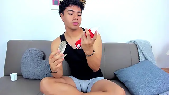 Snapshot of cherry_blossom77 chatting on December 19, 2025, 12:40 pm cherry blossom77 online show from December 19, 2025, 12:40 pm