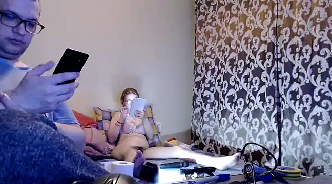 yunis32 online show from March 3, 2025, 6:46 pm