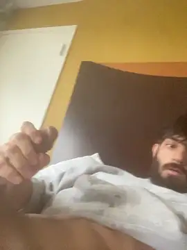 Mebangdrums1 online show from December 19, 2025, 3:36 pm