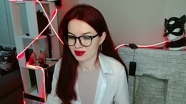 hot neighbor online show from May 12, 2026, 4:20 am