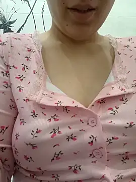 Emilyhomegirl1 online show from December 19, 2025, 7:33 am