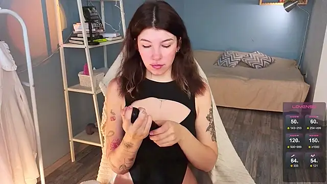 BlushKira online show from February 28, 2026, 9:53 am