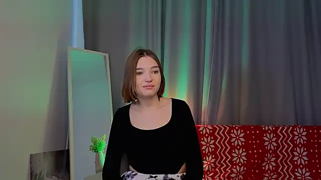 Leyla crsh online show from February 22, 2026, 5:21 am