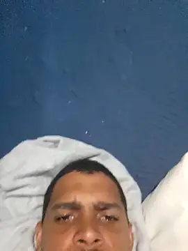 marreta240675 online show from April 16, 2026, 10:01 pm