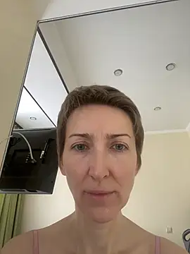 Snapshot of Sensual_Flower chatting on March 2, 2026, 8:10 am Sensual Flower online show from March 2, 2026, 8:10 am