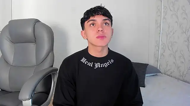  TaylorBlack online show from March 27, 2026, 11:33 am