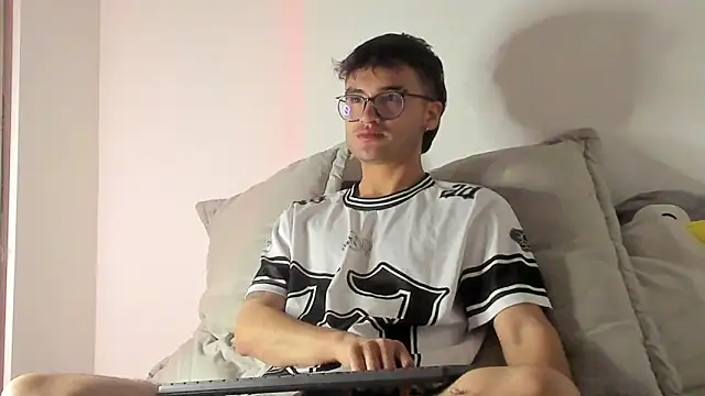 charlie dicker online show from February 21, 2026, 4:58 am