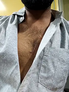 bnglrboy0886 online show from April 23, 2026, 1:13 pm