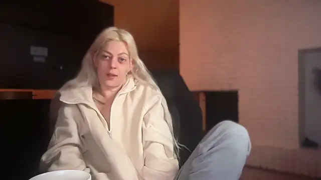 Melina Diamond online show from January 13, 2026, 4:38 am