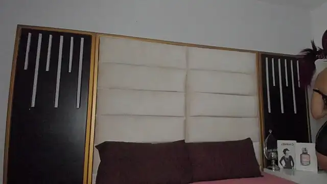 JuliMonroe19 online show from March 17, 2026, 1:03 pm