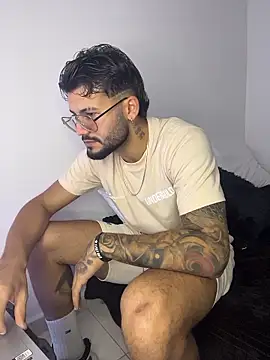 thedragonboyxxx online show from January 5, 2026, 11:52 pm