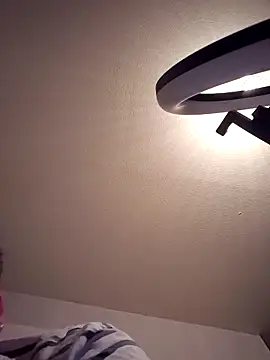 damslebambou1 online show from April 7, 2026, 12:34 am