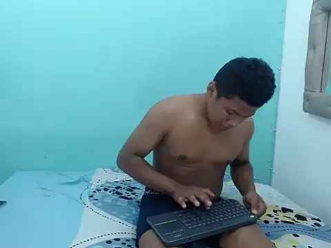 Snapshot of toomixxx chatting on December 23, 2025, 7:07 am toomixxx online show from December 23, 2025, 7:07 am