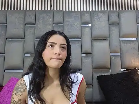 Snapshot of Lauri_thx chatting on December 19, 2025, 12:51 pm Lauri thx online show from December 19, 2025, 12:51 pm