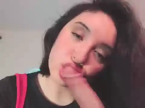 Lyra Monrroy online show from February 7, 2026, 1:02 am