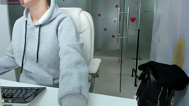 missdominna online show from February 10, 2026, 4:00 am