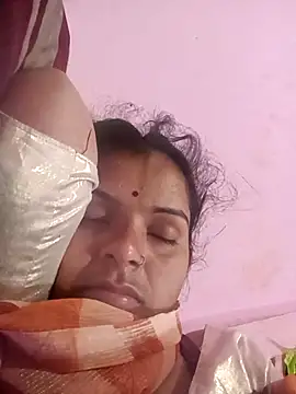 Snapshot of Uma_pande chatting on February 4, 2026, 10:05 pm Uma pande online show from February 4, 2026, 10:05 pm