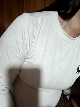 Chloe-ee online show from February 14, 2026, 7:41 am