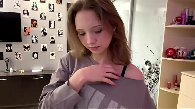 Snapshot of Princessofcashe chatting on April 1, 2026, 3:09 pm Princessofcashe online show from April 1, 2026, 3:09 pm