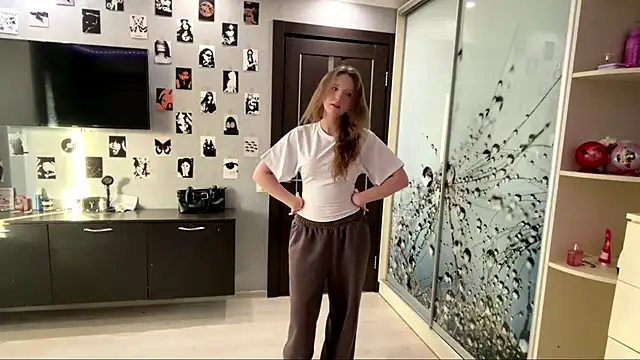 Snapshot of Princessofcashe chatting on April 6, 2026, 3:13 pm Princessofcashe online show from April 6, 2026, 3:13 pm