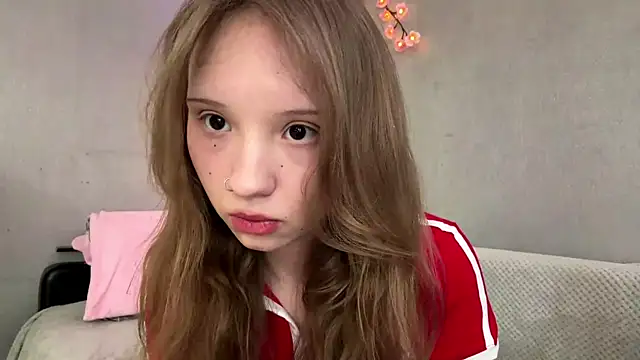 Snapshot of Princessofcashe chatting on April 14, 2026, 3:06 pm Princessofcashe online show from April 14, 2026, 3:06 pm