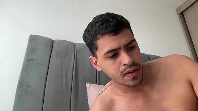 HotWhisper22 online show from April 10, 2026, 1:40 pm