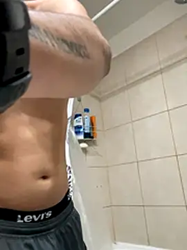 HotWhisper22 online show from December 17, 2025, 2:05 am