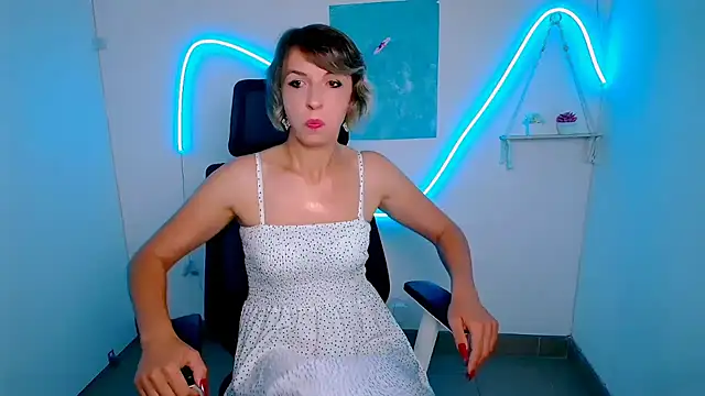 Lana Foxyy online show from July 13, 2026, 11:42 am