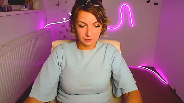 Lana Foxyy online show from July 25, 2026, 12:00 pm