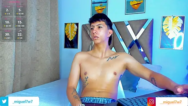 DaniiFoxx online show from December 17, 2025, 12:21 pm