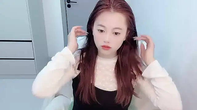 Amireux-8 online show from March 11, 2026, 5:56 am