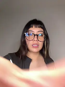 justmariee online show from May 21, 2026, 4:43 am
